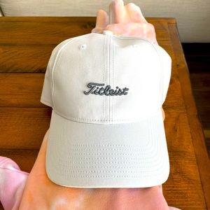 Unisex White Titleist Baseball Hat - Never Worn*